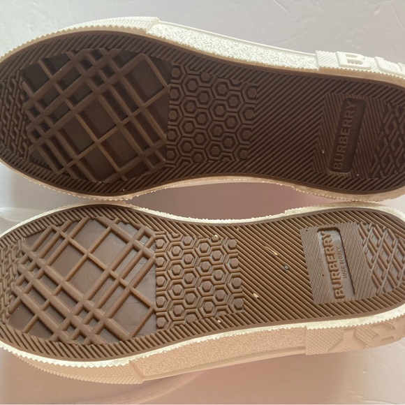 Burberry SZ 7.5 Pink Women's lace up Sneakers Equestrian Knight design - Picture 10 of 16